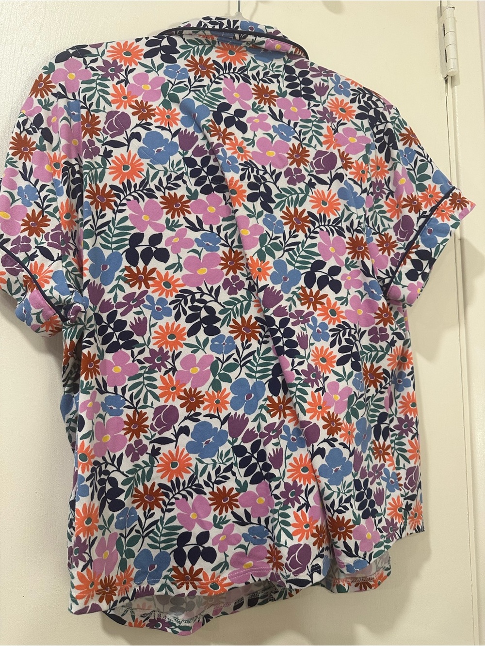 Kate Spade Button-Up Short Sleeve Pajama with Capri pants. Inseam 24” Size L - Picture 5 of 6